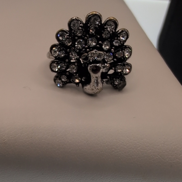Glamorous Pave CZ Peacock Statement Ring - Silvertone peacock Ring 7.5 - Picture 5 of 6